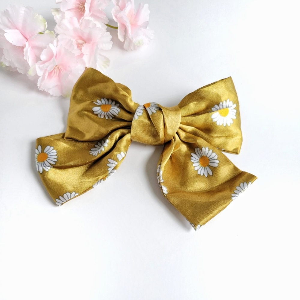 Satin Daisy Bow, Gold